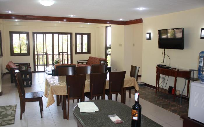 Tagaytay canyon woods house