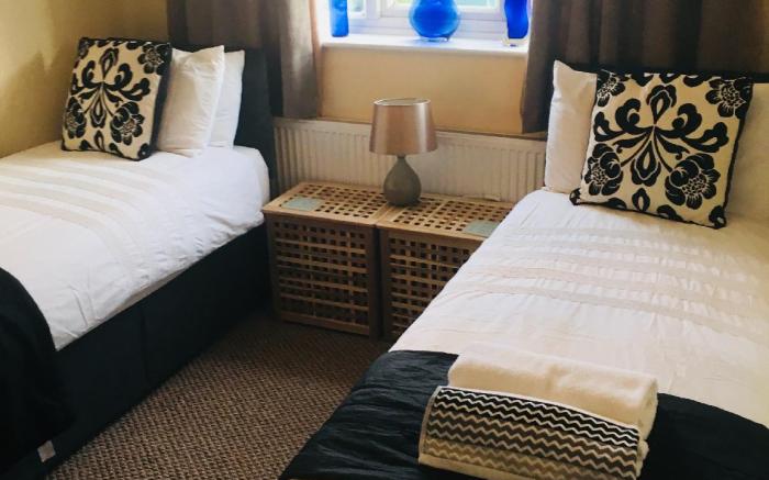 Budget Accommodation Min from M1/ 31  Free Parking