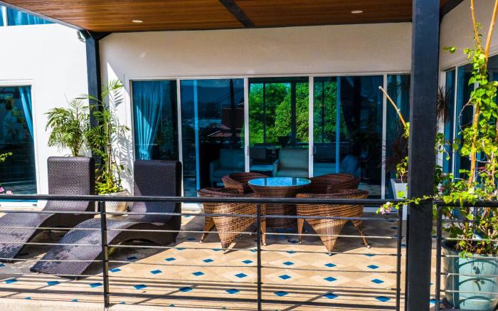 Sea Beach front pool " Celebrity Ocean View Villa 