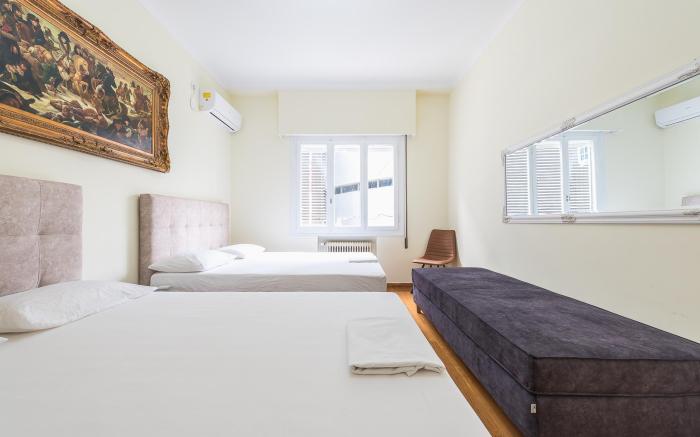  Victoria Queens Palace Apartments