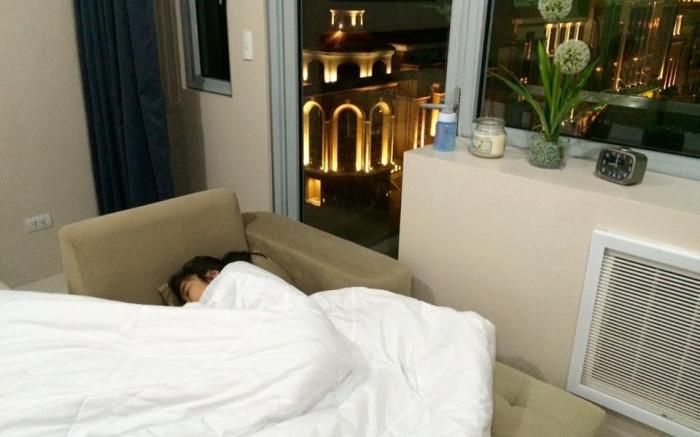 A place to stay near the airport w/ amazing view.