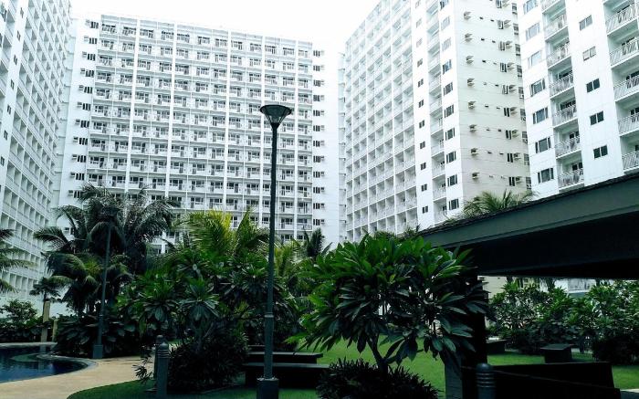 CONDO Shore residences tower C MOA- FREE PARKING  