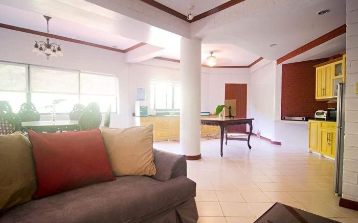 The Brick House - Your Oasis @ Canyon Woods