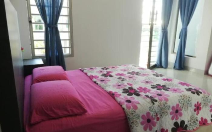 KS 1 Botanic Homestay 13pax 4R3B  Wifi near Jetty