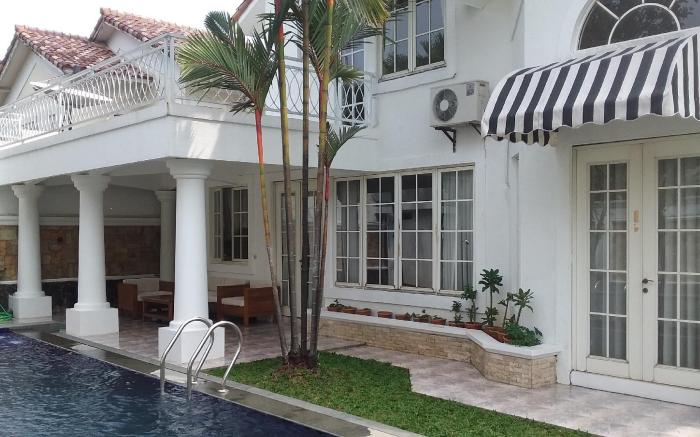 Villa PARAHYANGAN 98 sentul city
Private pool