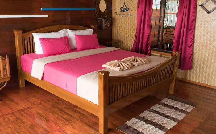 Kanecha's Home Lampang (Water Front House)