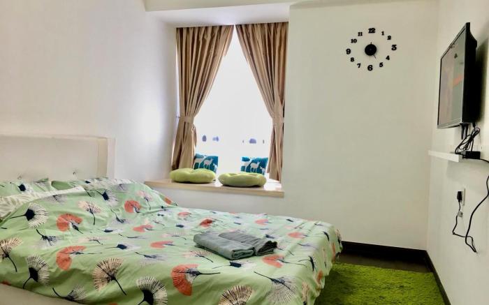 Luxurious R&F 3 Bedrooms Unit