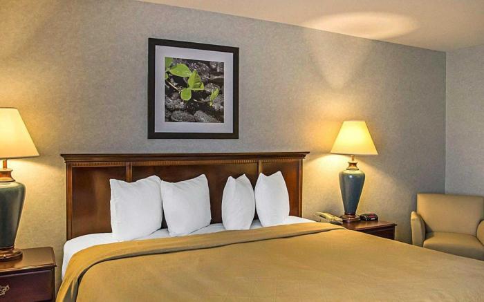 Quality Inn & Suites Cincinnati I-275
