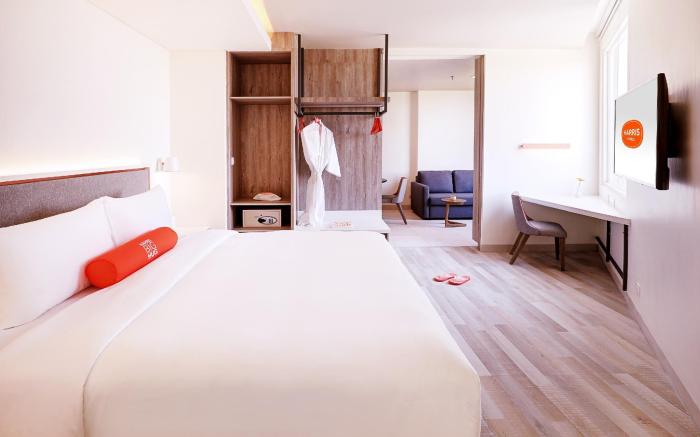 HARRIS Hotel & Conventions Bundaran Satelit Surabaya