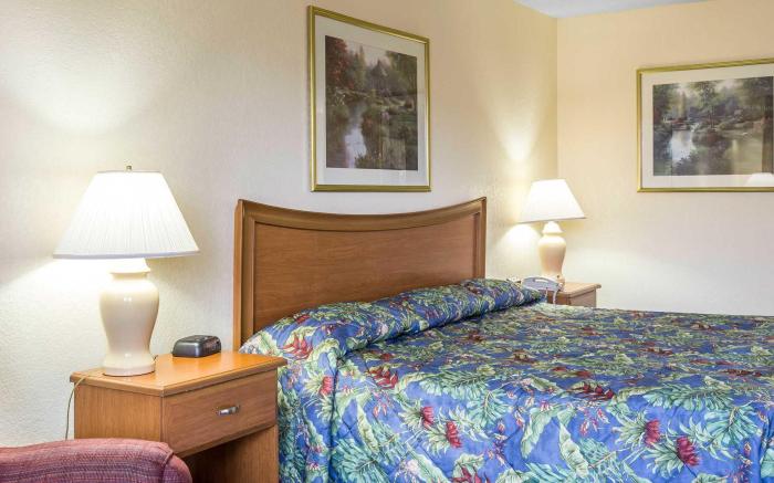 Econo Lodge Live Oak