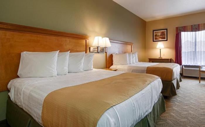 Best Western Crossroads Inn