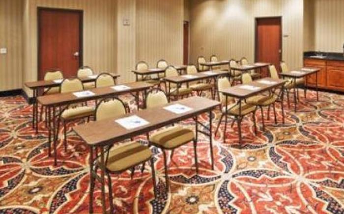 Holiday Inn Express Hotel and Suites Corsicana I-45 By IHG