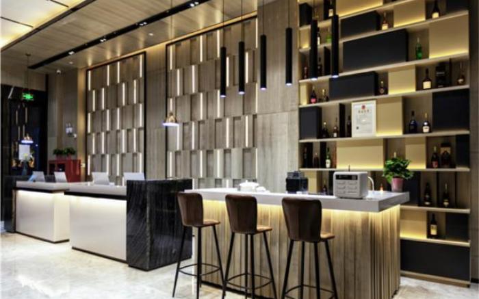Echarm Hotel Yingshang High-speed Railway Station Wuzhou Wanhui Plaza