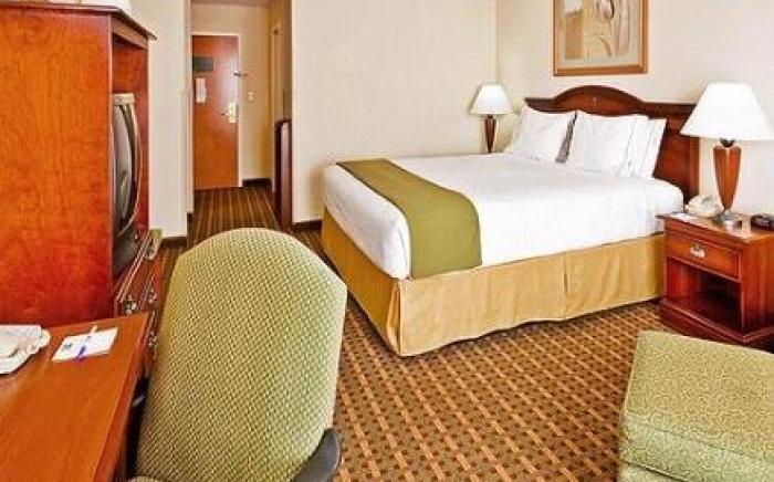 La Quinta Inn & Suites by Wyndham Meridian