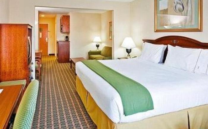 La Quinta Inn & Suites by Wyndham Meridian