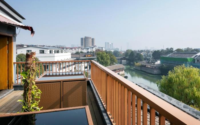 Floral Hotel Yingxi Riverside Deqing