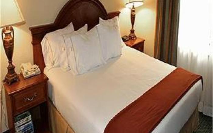 Four Points by Sheraton Dallas Arlington Entertainment District