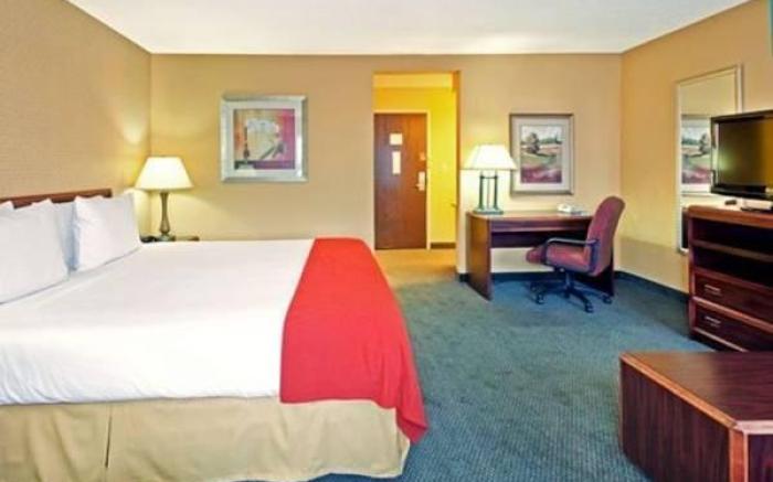 Holiday Inn Express Hotel Fort Campbell-Oak Grove By IHG