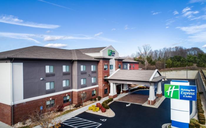 Holiday Inn Express & Suites Rocky Mount Smith Mountain Lake By IHG
