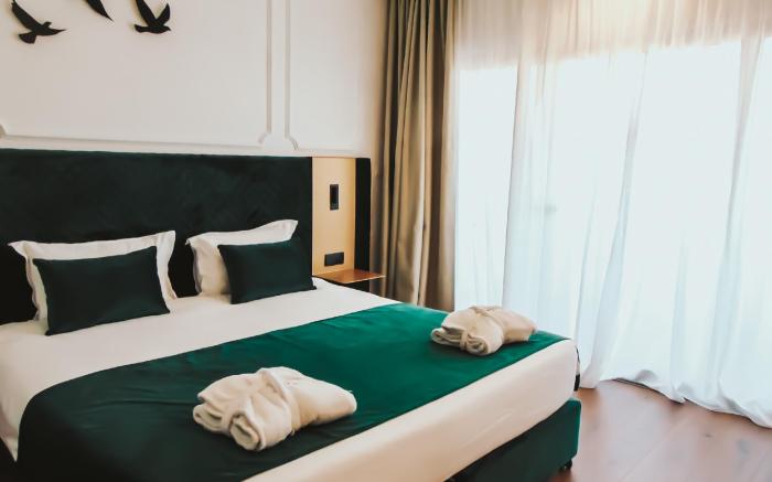 Ajax Hotel