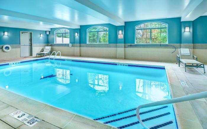 Holiday Inn Express Woodbridge By IHG
