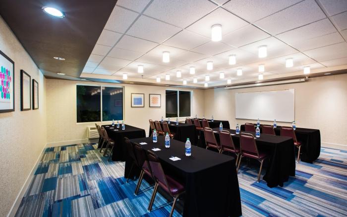 Holiday Inn Express Hotel & Suites Bellevue-Omaha Area By IHG