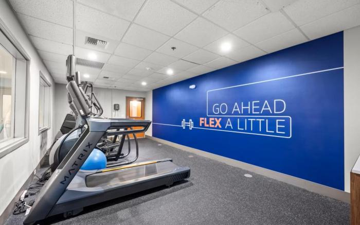 Holiday Inn Express Hotel & Suites Lincoln-Roseville Area By IHG