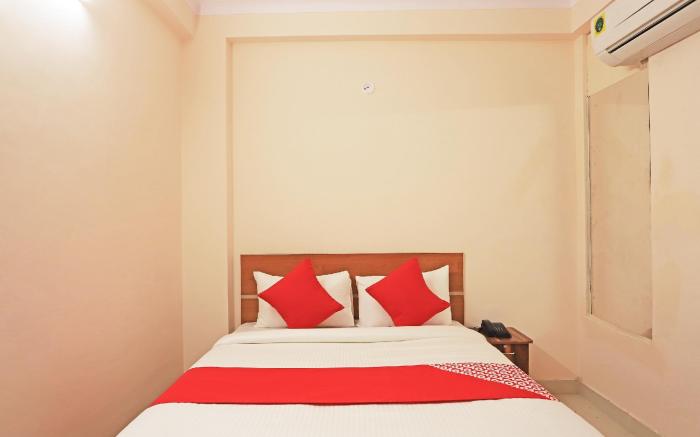 Hotel O Lal Residency