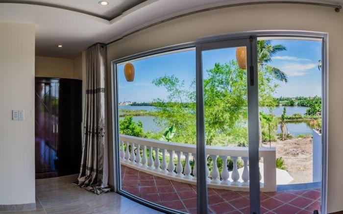 The Moon River Homestay & Villa