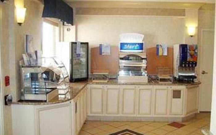 Holiday Inn Express Fargo - West Acres By IHG