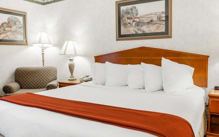 Quality Inn & Suites Brownsburg - Indianapolis West