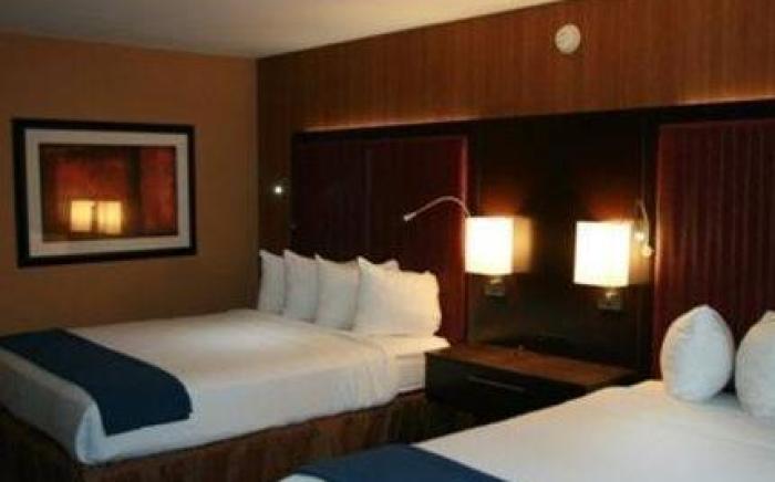 Holiday Inn Express Hotel & Suites Vineland Millville By IHG