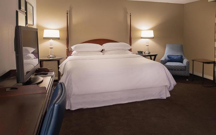 Sheraton Westport Chalet Hotel St. Louis