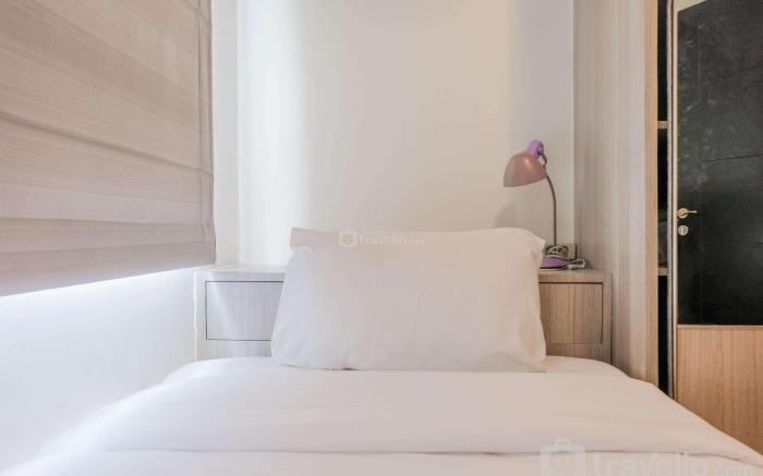 Bright 2BR Apt at Paramount Skyline By Travelio