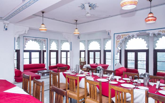 Hotel Pichola Haveli