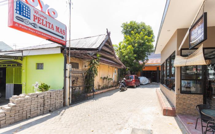 OYO 1758 Wisma Pelita Mas