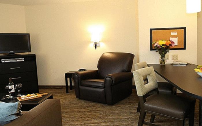 Candlewood Suites East Lansing by IHG