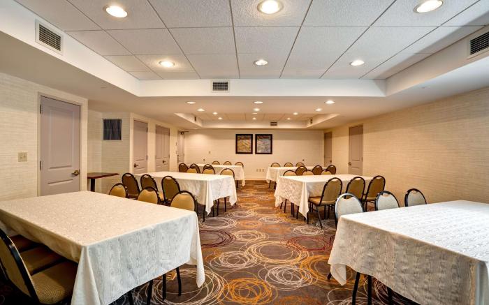 Homewood Suites by Hilton Eatontown