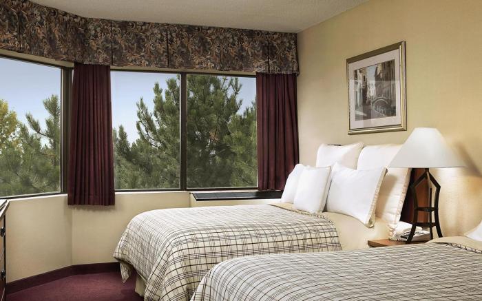 Four Points by Sheraton St. Catharines Niagara Suites