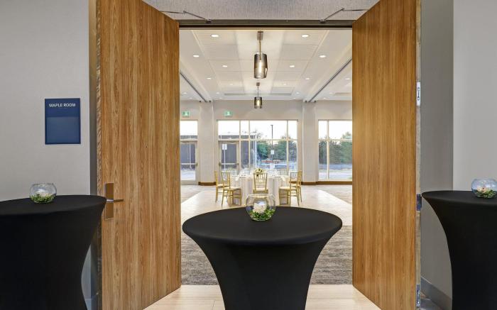 Holiday Inn Express Kingston West By IHG