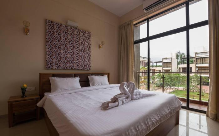 StayVista's Greenwoods Villa 7 - City-Center Villa with Private Pool, Terrace, Lift & Ping-Pong Tabl