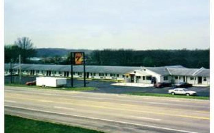 Super 7 Motel