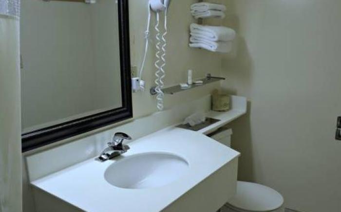 Budget Inn - Farmington