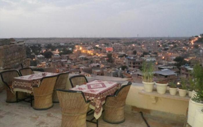 Hotel Desert