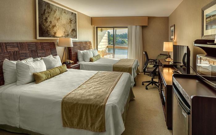 Best Western PLUS Silverdale Beach Hotel