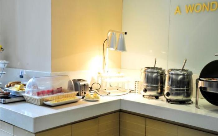 City Comfort Inn Jingmen Zhongjian Jinxiang Square