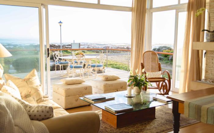 138 Marine Beachfront Guesthouse
