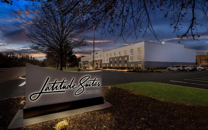Latitude Suites Tinton Falls Eatontown,BW Premier Collection