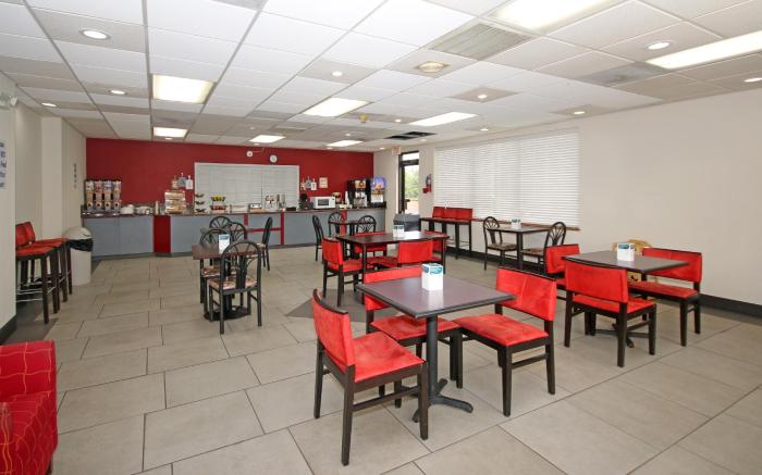 Americas Best Value Inn Pilot Mountain