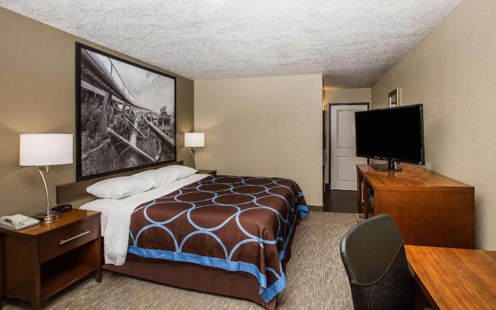 Super 8 By Wyndham Altoona